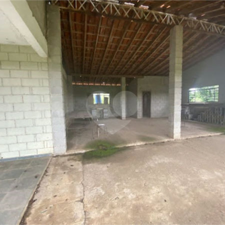 Sítio à venda com 4 quartos, sendo 1 suíte, no Centro, Elias Fausto, SP