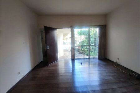 Sobrado à venda com 4 quartos, sendo 2 suítes, em Chácara Monte Alegre, São Paulo, SP