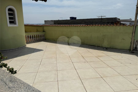 Sobrado à venda com 3 quartos, sendo 1 suíte, em Cidade Líder, São Paulo, SP