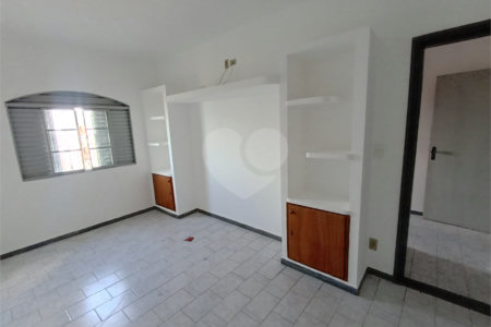 Casa à venda ou para alugar com 6 quartos, sendo 2 suítes, em Jardim Itália, Itapetininga, SP