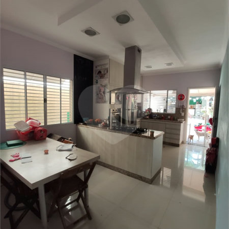 Casa à venda com 3 quartos, sendo 1 suíte,  em Vila Suissa, Mogi das Cruzes, SP