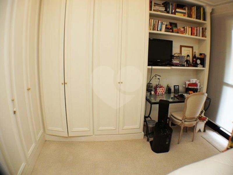 Apartamento à venda ou para alugar com 4 suítes em Moema, São Paulo, SP