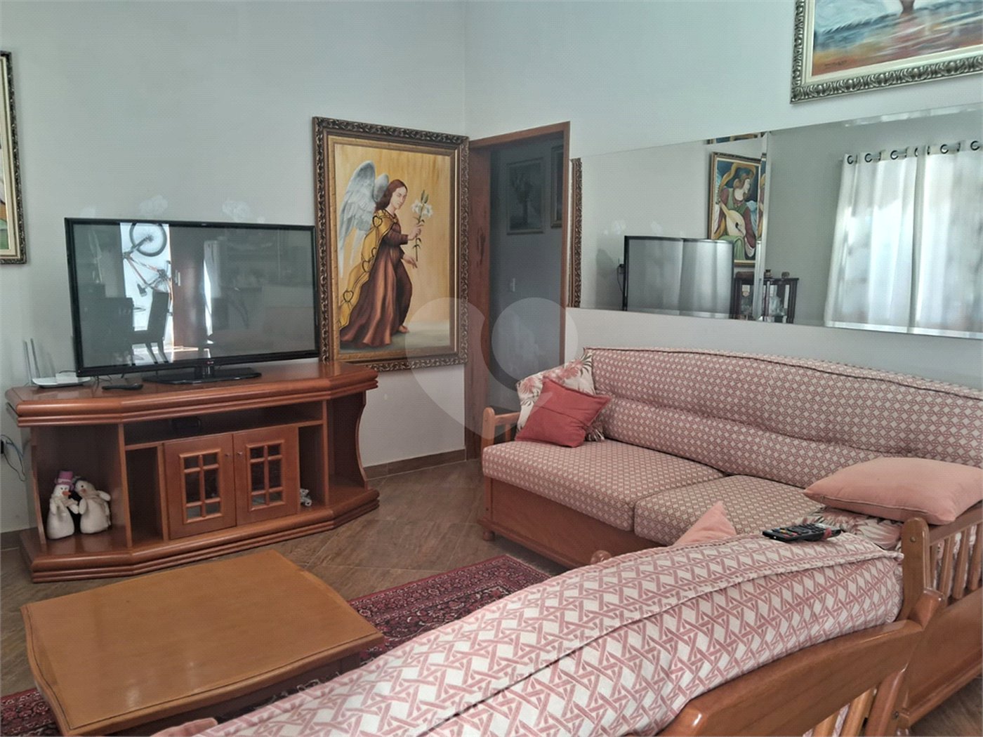 Casa à venda com 5 quartos, sendo 1 suíte, no condomínio Village da Serra, Araçoiaba da Serra - SP