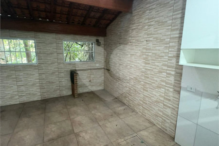 Casa à venda com 2 quartos no condomínio Carvalho Lagares, Poá - SP