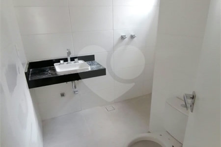Casa à venda ou para alugar com 3 quartos, sendo 1 suíte,  no condomínio Cube Tutóia, São Paulo - SP