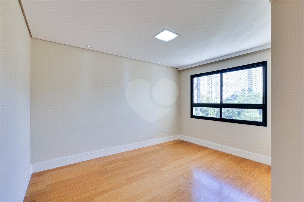 Apartamento para alugar com 4 suítes em Santo Amaro, São Paulo, SP