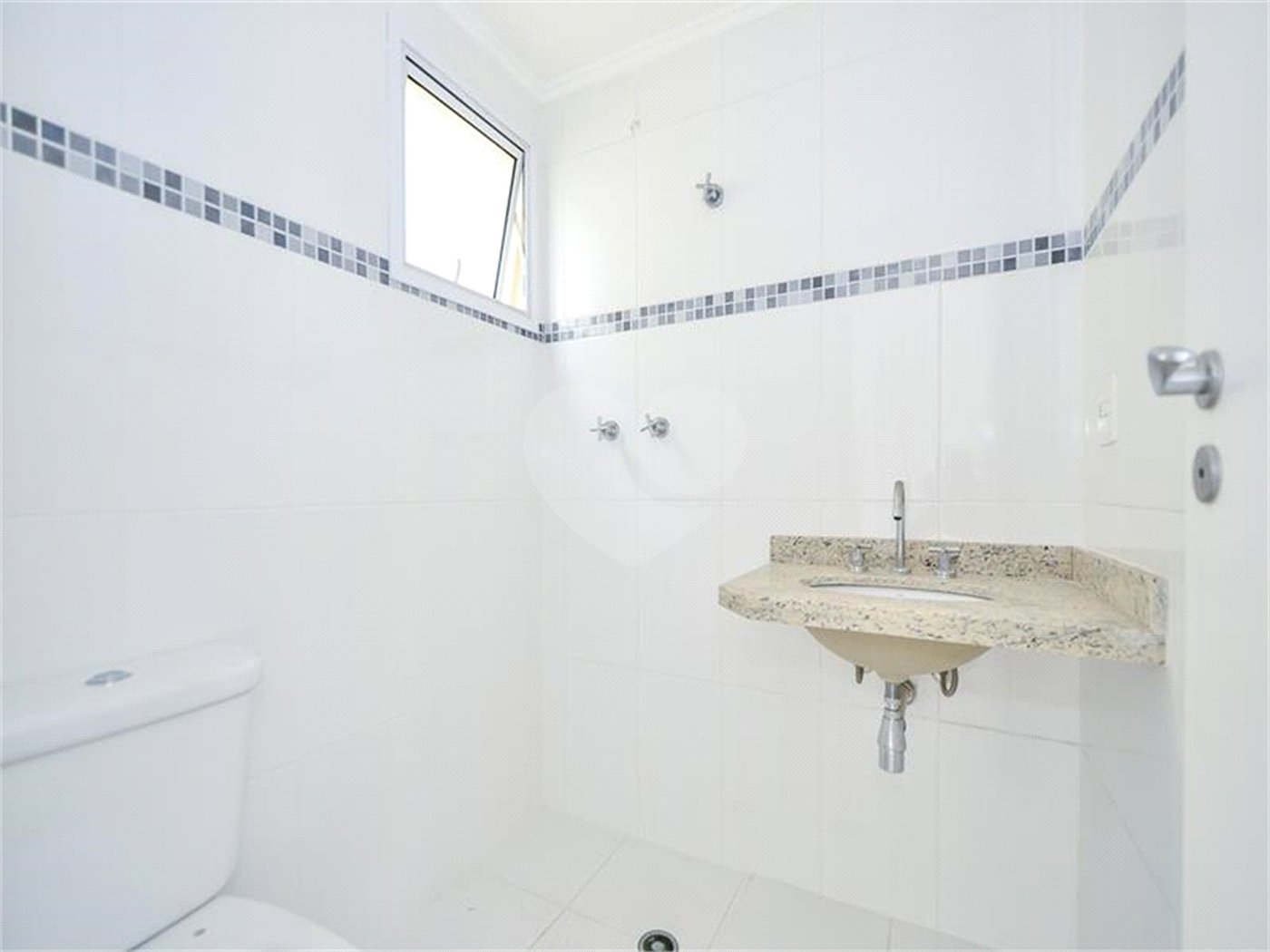 Apartamento à venda com 3 quartos, sendo 1 suíte, em Vila Gumercindo, São Paulo, SP