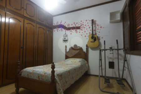 Casa à venda com 4 suítes em Jardim Franca, São Paulo, SP