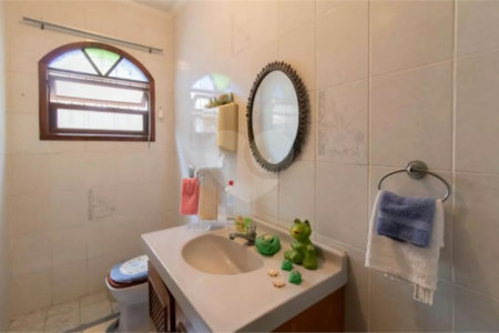 Casa à venda com 3 quartos, sendo 2 suítes,  em Jardim Santa Mena, Guarulhos, SP