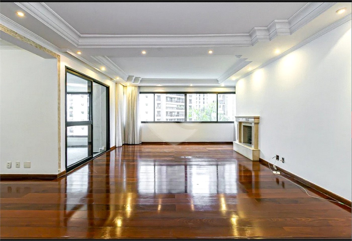 Apartamento à venda com 3 suítes em Indianópolis, São Paulo, SP