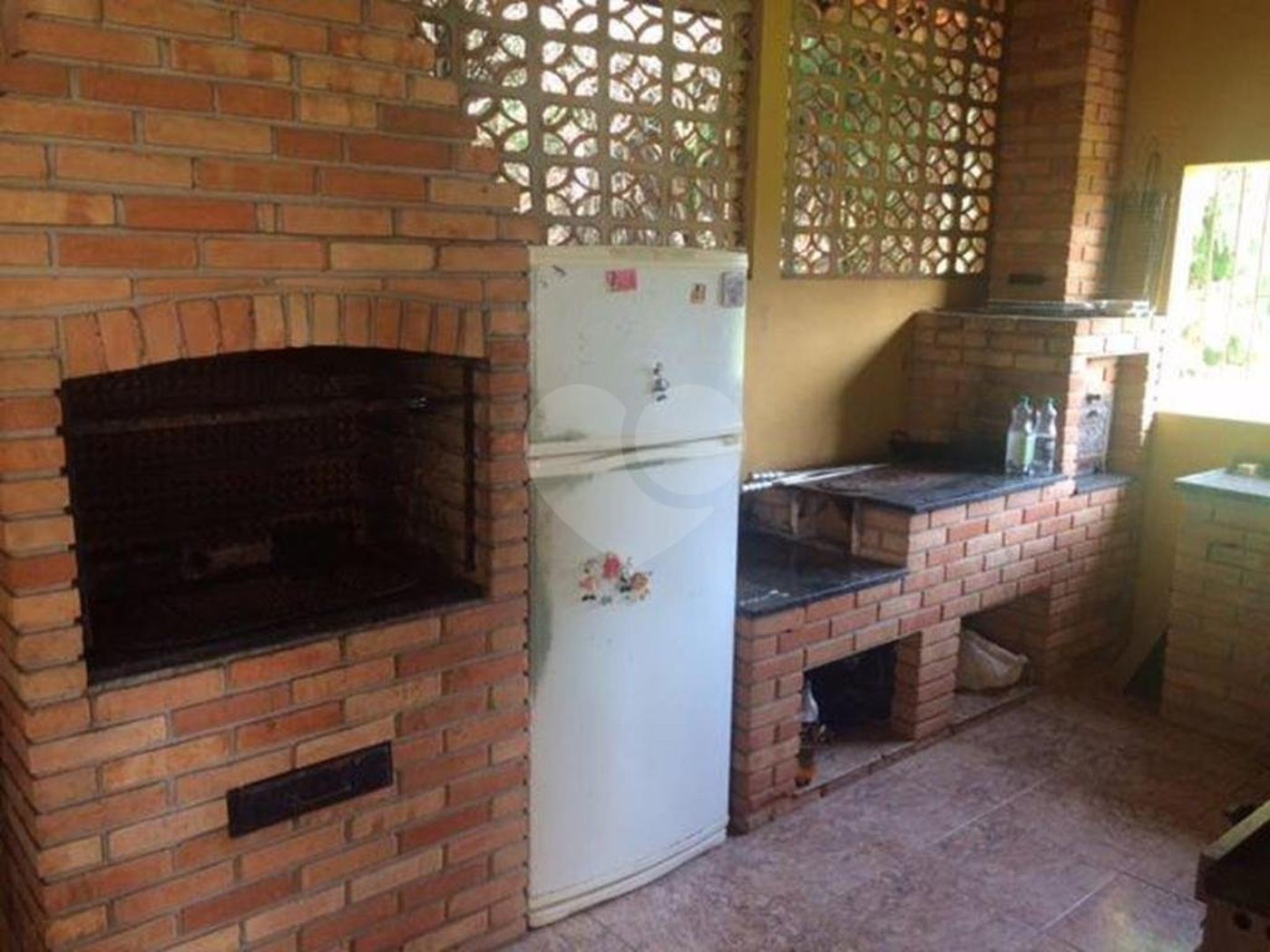 Casa à venda com 6 quartos, sendo 4 suítes, no condomínio Cond Riacho Fundo, Araçoiaba da Serra - SP
