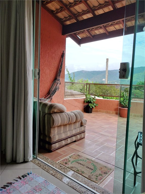 Sobrado à venda com 4 quartos, sendo 2 suítes, em Vila Petrópolis, Atibaia, SP