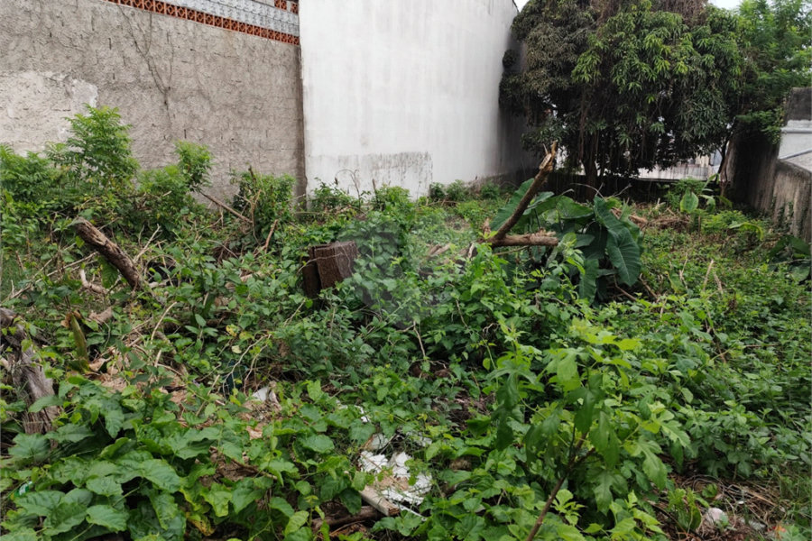 Terreno à venda com 1 suíte em Vila Constança, São Paulo, SP