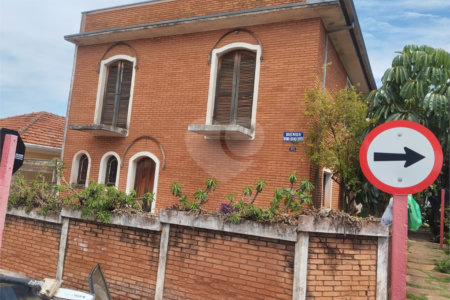 Sobrado à venda com 4 quartos, sendo 1 suíte,  em Vila Xavier (vila Xavier), Araraquara, SP