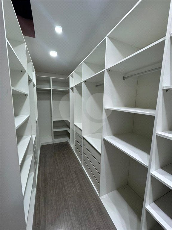 Casa à venda com 3 suítes no condomínio Brisa 1, Mogi das Cruzes - SP