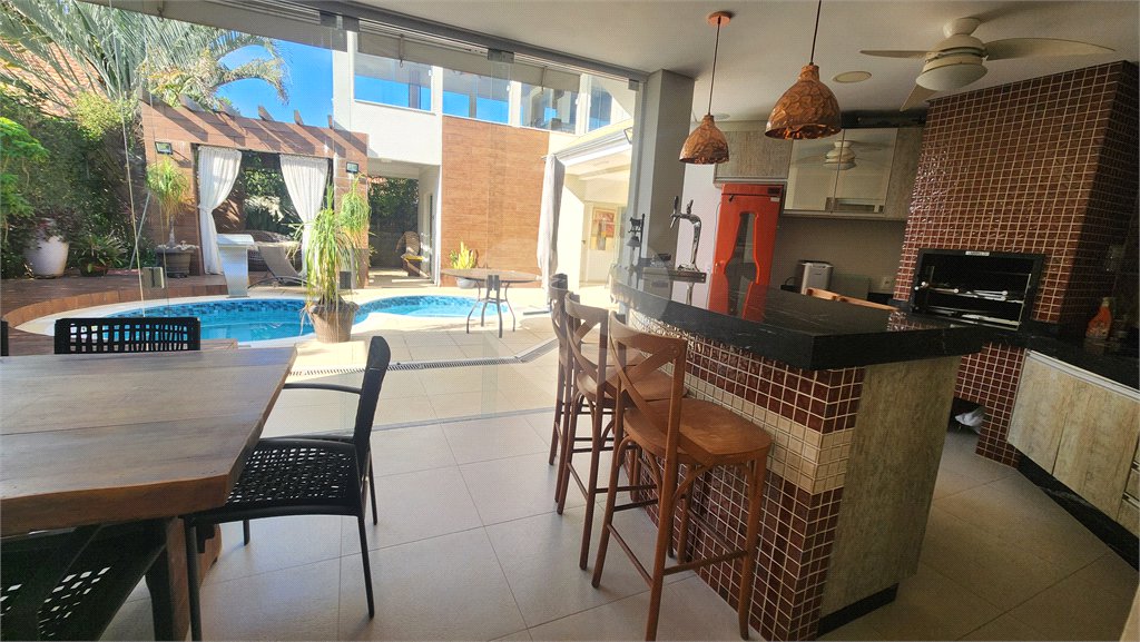 Casa à venda com 3 suítes no condomínio Vivendas do Lago, Sorocaba - SP