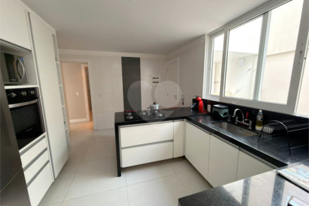Casa à venda com 4 suítes em Portinho, Cabo Frio, RJ