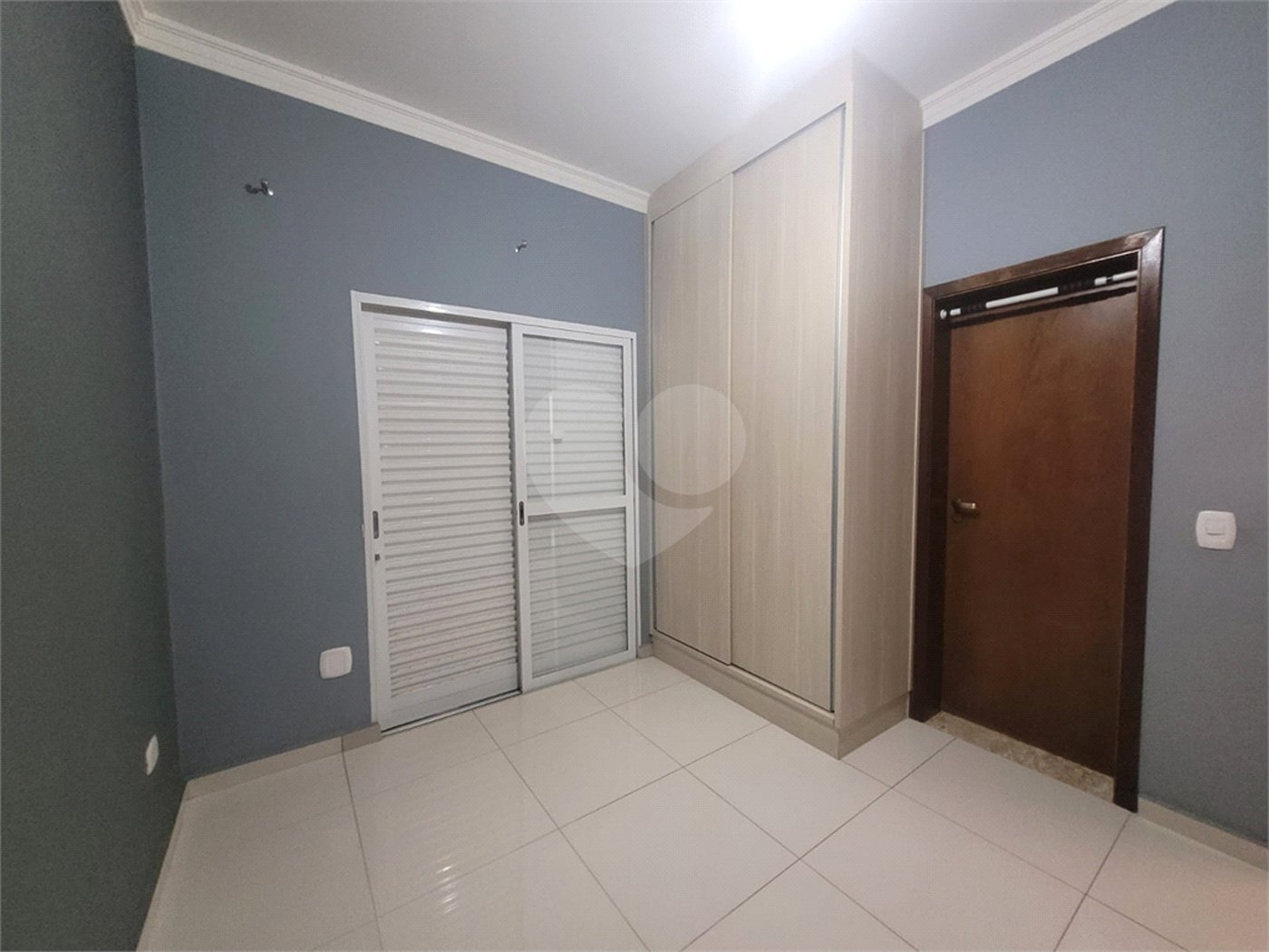 Casa para alugar com 5 quartos, sendo 2 suítes,  no condomínio Alpes de Caieiras, Caieiras - SP