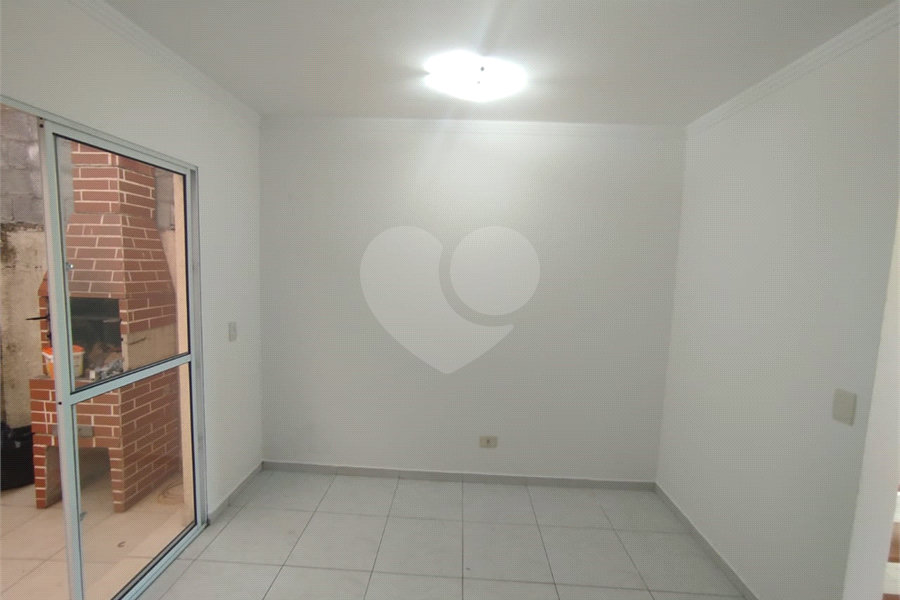 Casa à venda com 2 quartos no condomínio Vila Ajoá, Caieiras - SP