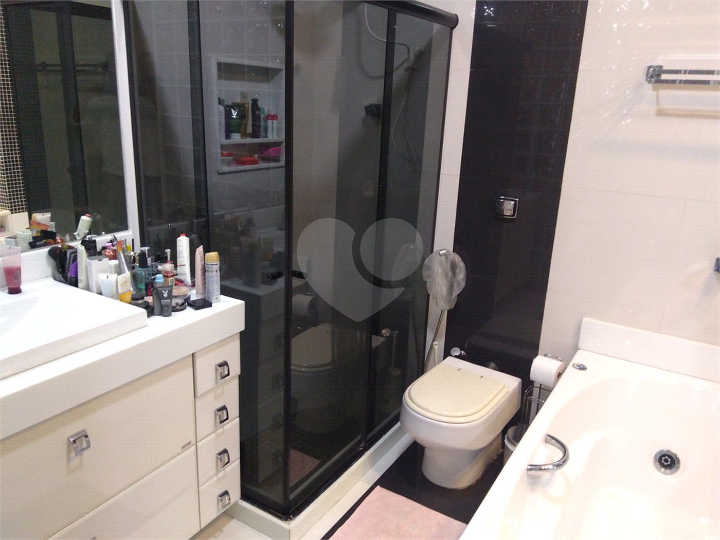 Casa à venda com 3 quartos, sendo 1 suíte,  no condomínio Conselheiro Ferraz, Rio de Janeiro - RJ