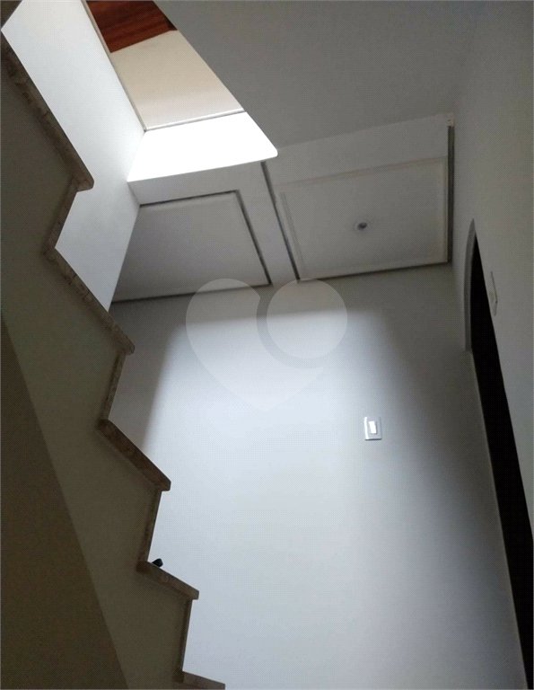 Sobrado à venda com 3 quartos, sendo 1 suíte,  em Jardim Santa Rita de Cássia, Suzano, SP