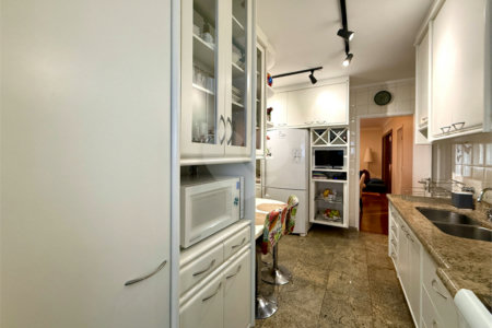 Apartamento à venda com 3 suítes em Campo Belo, São Paulo, SP