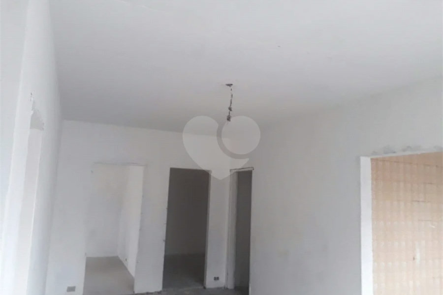Sobrado à venda ou para alugar com 3 quartos em Vila Carrão, São Paulo, SP