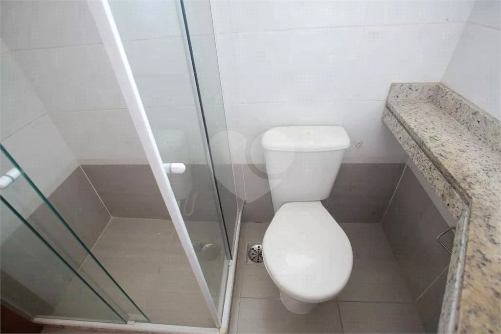 Casa à venda com 4 quartos, sendo 3 suítes, no condomínio Lícia de Alvarenga, Rio de Janeiro - RJ