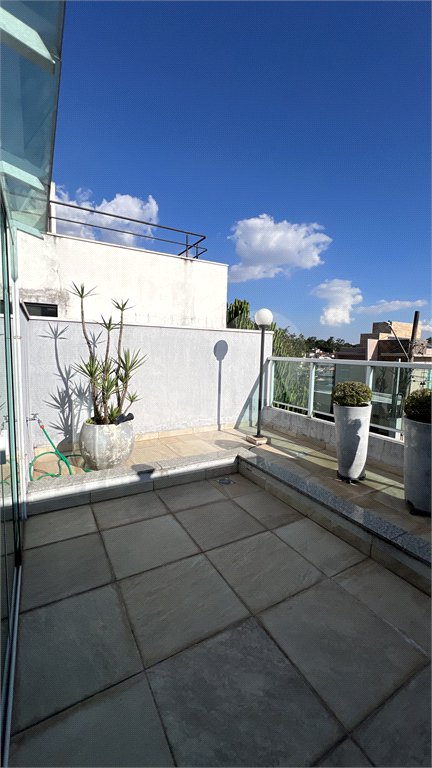 Casa à venda com 3 quartos, sendo 2 suítes, no condomínio Mirante do Horto, São Paulo - SP