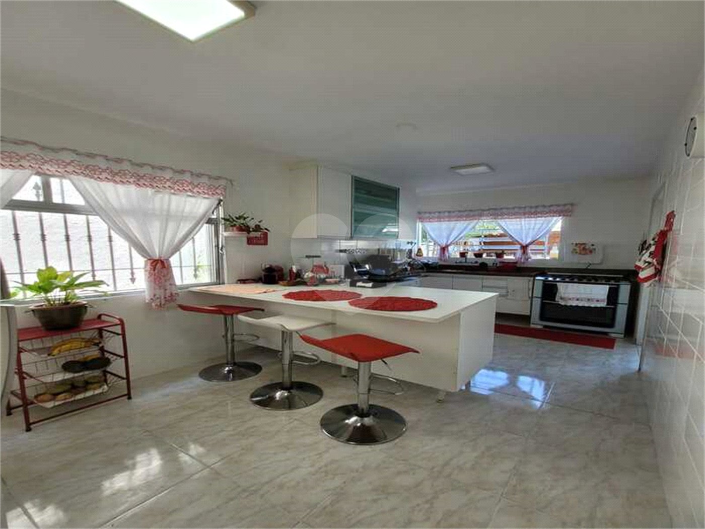 Sobrado à venda com 6 quartos, sendo 2 suítes, em Vila Romana, São Paulo, SP