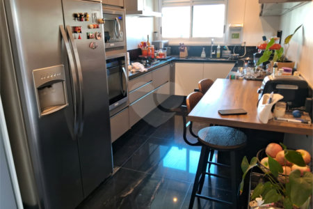 Apartamento à venda com 3 suítes em Vila Mariana, São Paulo, SP