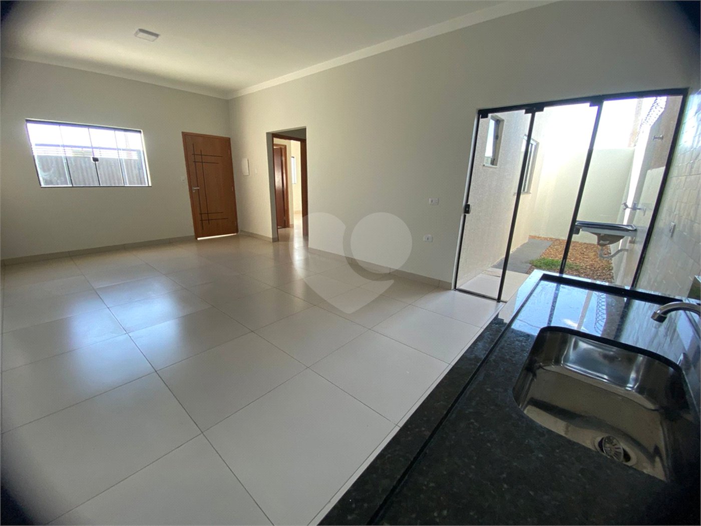 Casa à venda com 2 quartos, sendo 1 suíte,  em Ipê, Três Lagoas, MS