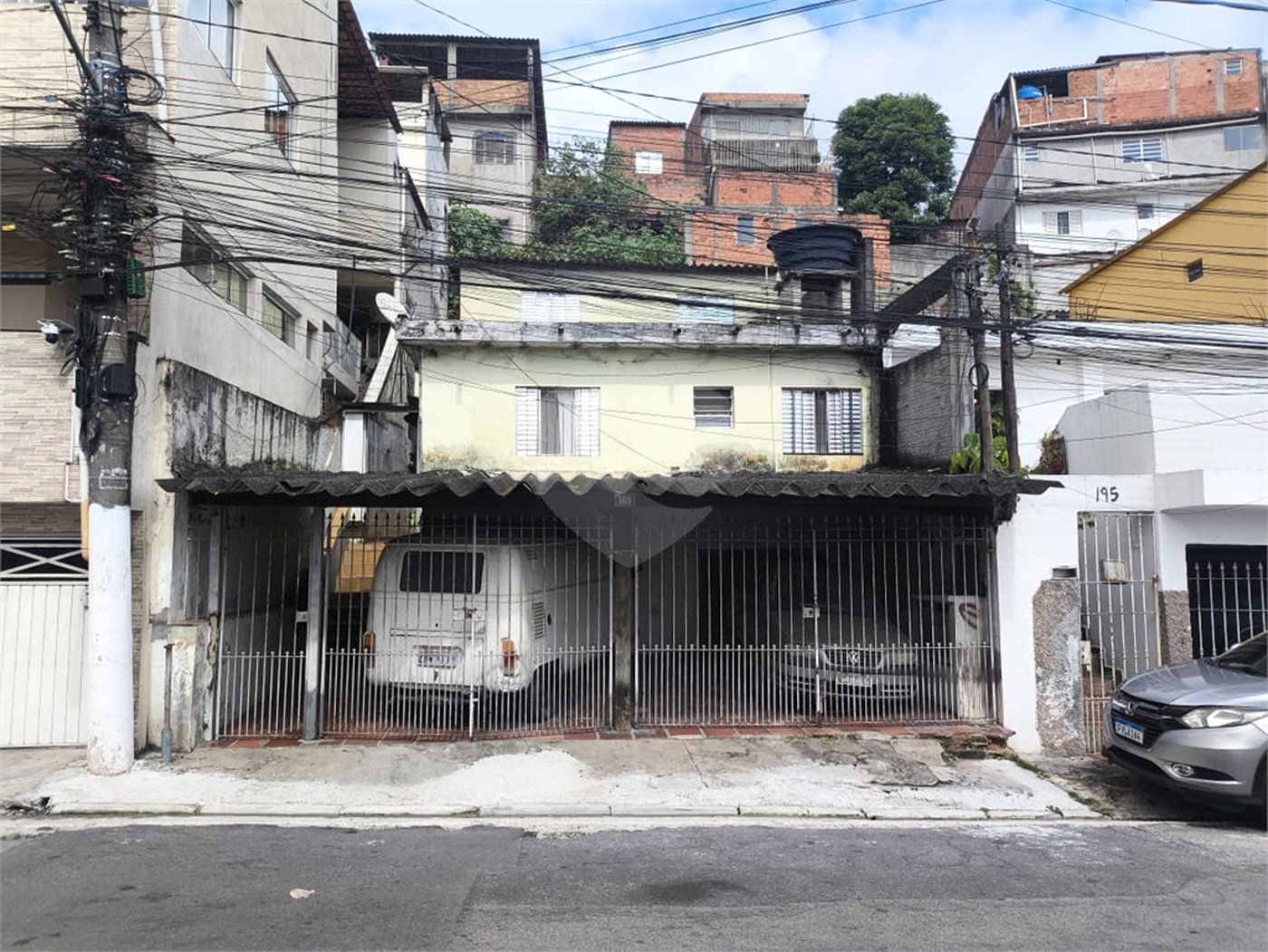 Casa à venda ou para alugar com 5 quartos, sendo 1 suíte,  em Parque Independência, São Paulo, SP