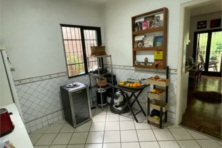 Casa à venda com 4 quartos, sendo 1 suíte,  em Vila Morumbi, São Paulo, SP