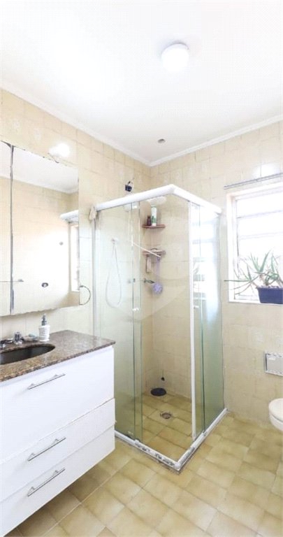 Sobrado à venda com 3 quartos, sendo 1 suíte,  em Vila Constança, São Paulo, SP