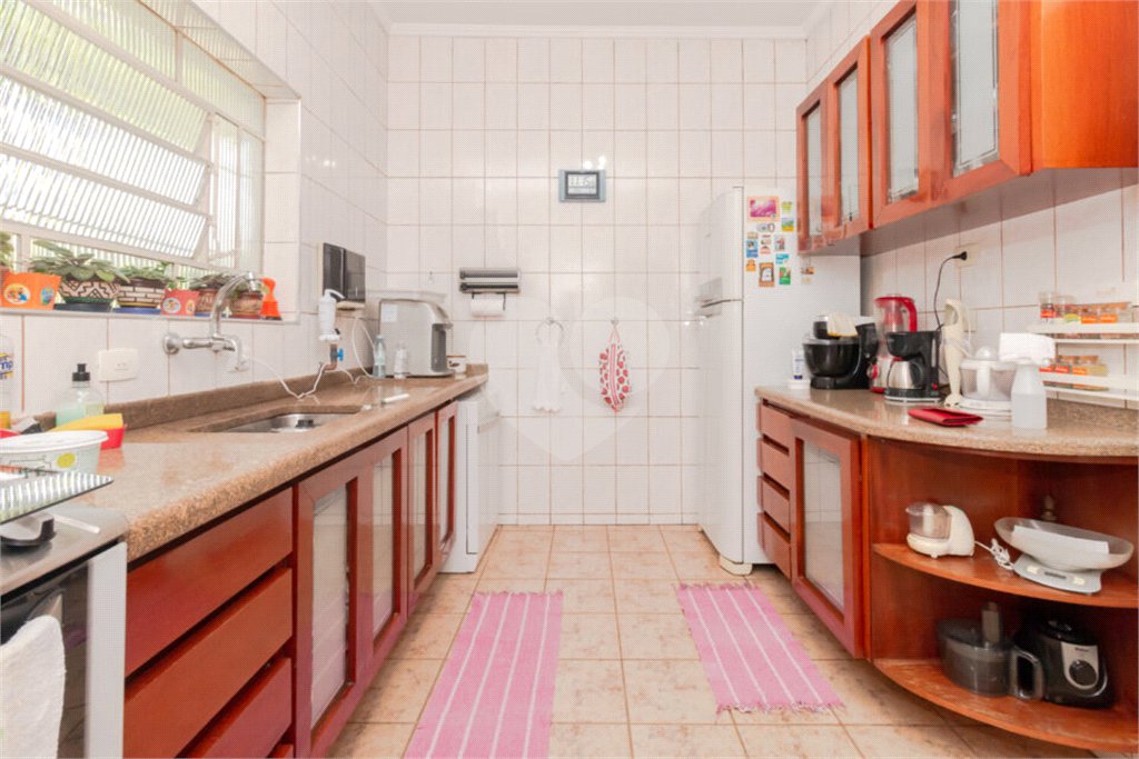 Casa à venda com 4 quartos, sendo 3 suítes, em Vila Pirajussara, São Paulo, SP