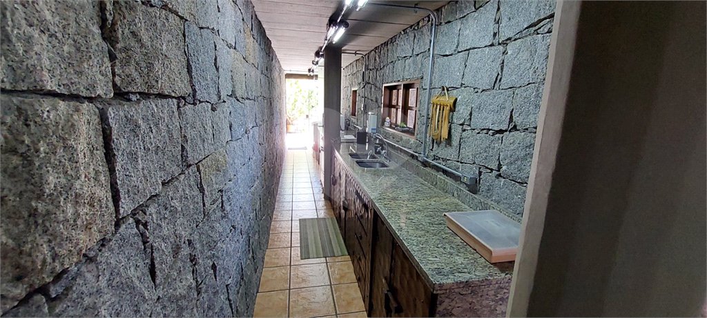 Casa à venda com 3 quartos, sendo 2 suítes, no condomínio Alpes de Caieiras, Caieiras - SP