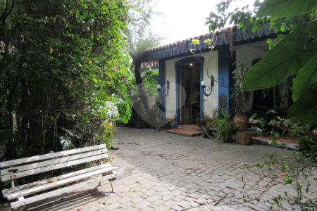 Casa Térrea à venda com 5 quartos, sendo 1 suíte, em Morumbi, São Paulo, SP