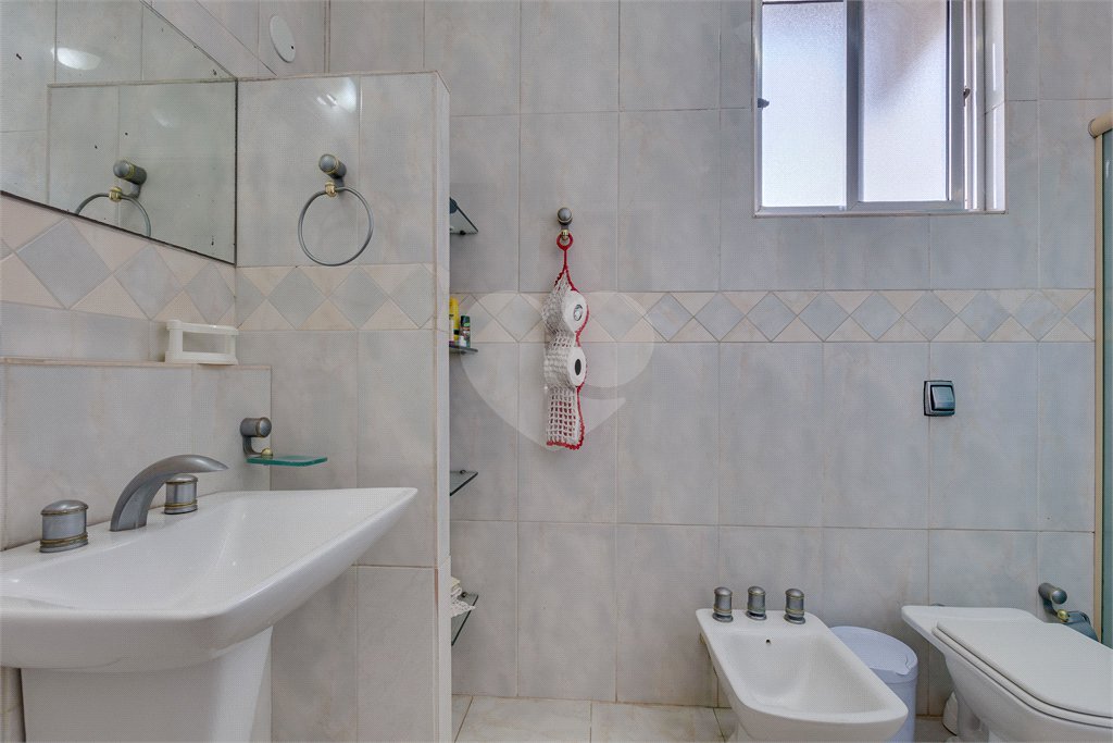 Sobrado à venda com 4 quartos, sendo 1 suíte, em Alto da Boa Vista, São Paulo, SP