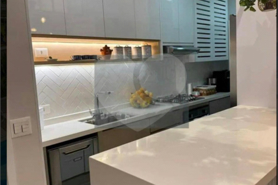 Cobertura à venda com 3 quartos, sendo 1 suíte,  em Morumbi, São Paulo, SP
