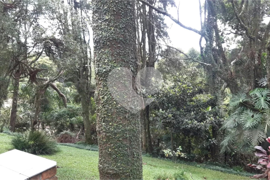 Casa à venda com 3 quartos, sendo 1 suíte, no condomínio Jardim da Monntanha II, Mairiporã - SP