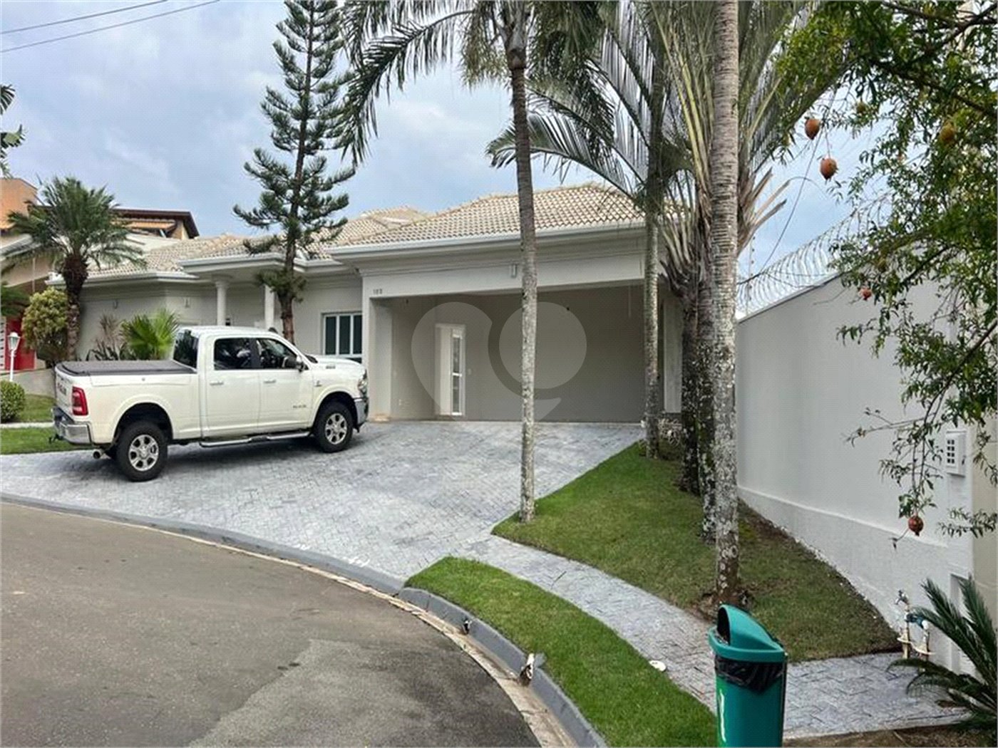 Casa à venda com 4 suítes no condomínio Jardim Residêncial da Villa Suiça, Indaiatuba - SP