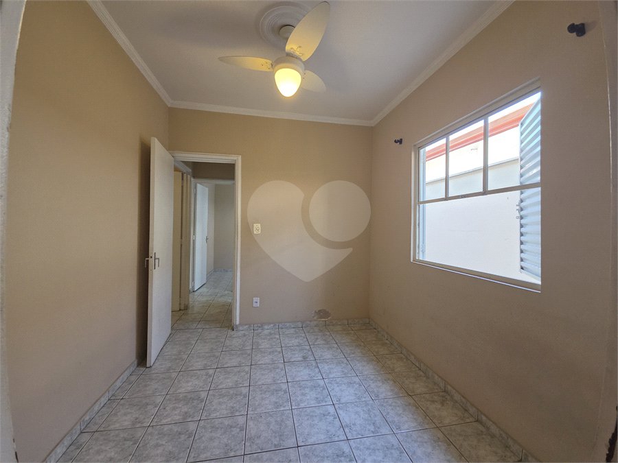 Casa à venda com 3 quartos, sendo 1 suíte, no condomínio Parque das Árvores, Sorocaba - SP
