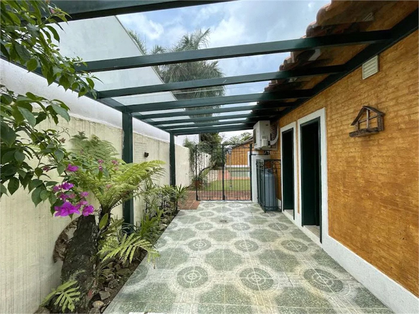 Casa à venda com 4 suítes no condomínio Miollo da Granja, Cotia - SP