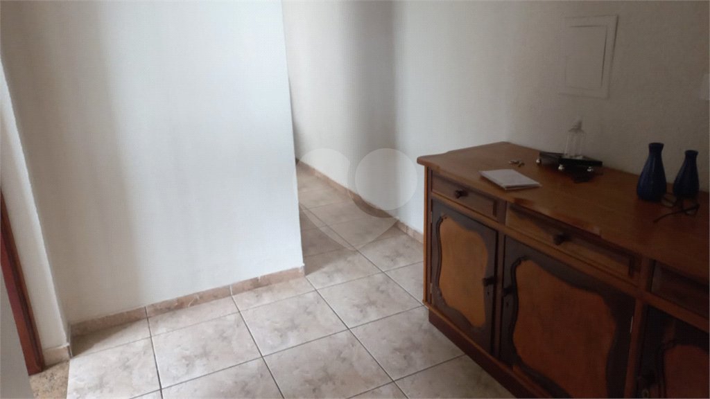 Sobrado à venda com 3 quartos em Jardim Bicão, São Carlos, SP