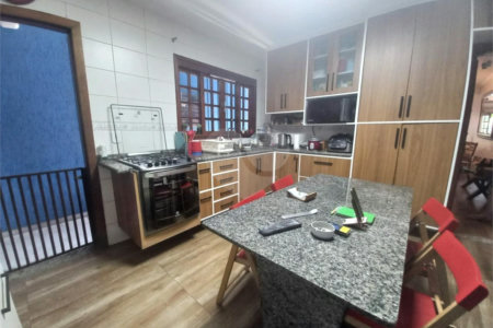 Casa à venda com 5 quartos, sendo 3 suítes,  em Jardim Bonfiglioli, São Paulo, SP