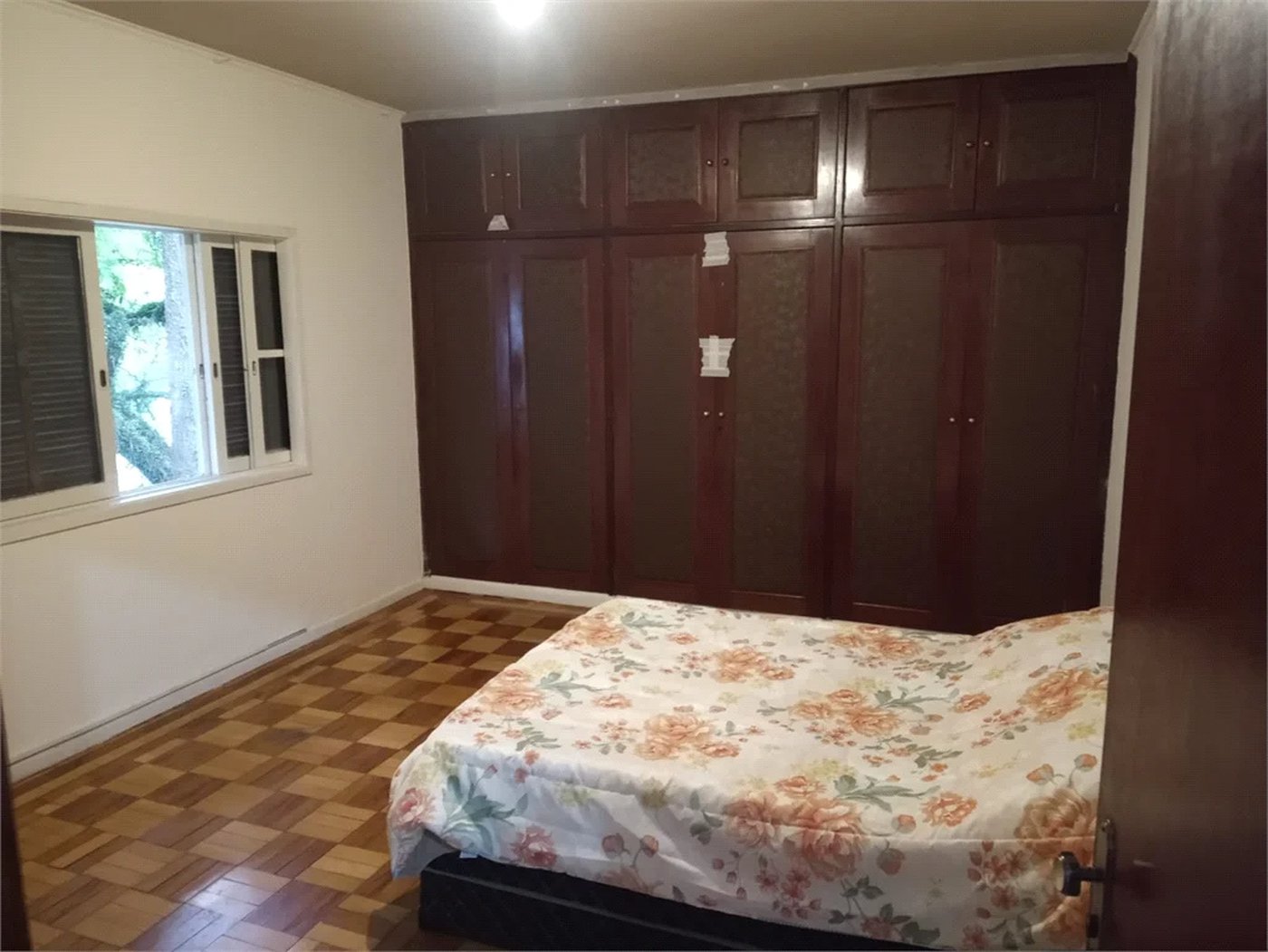 Casa Térrea à venda ou para alugar com 3 quartos, sendo 1 suíte,  em Caxingui, São Paulo, SP