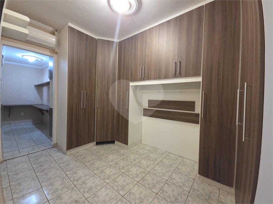 Casa à venda com 3 quartos, sendo 1 suíte, no condomínio Parque das Árvores, Sorocaba - SP
