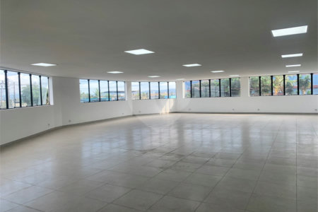 PRÉDIO / GALPÃO COMERCIAL À VENDA OU LOCAÇÃO Jardim Arapongas • Guarulhos/SP