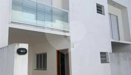 Casa à venda com 2 quartos, sendo 1 suíte,  no condomínio Sem Nome, Suzano - SP